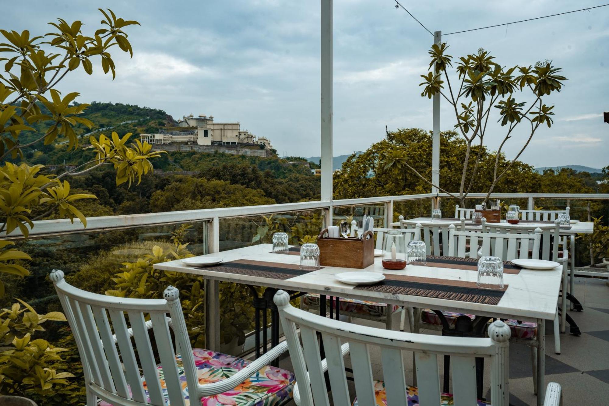 Tripli Hotels Shiv Villas Udaipur Exterior foto
